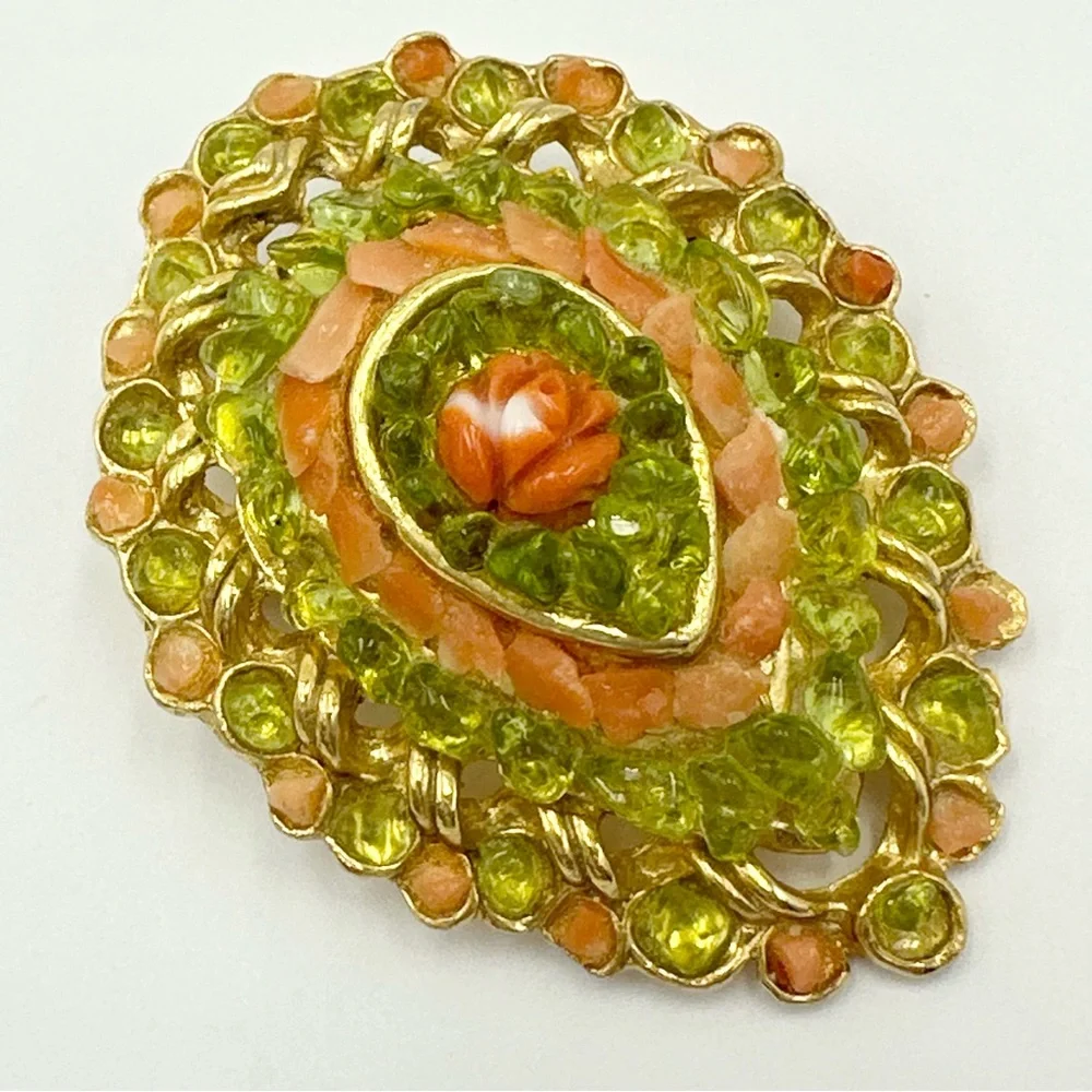 Vintage Peridot Coral Pebble Chip Carved Rose Gold Tone Brooch Pendant